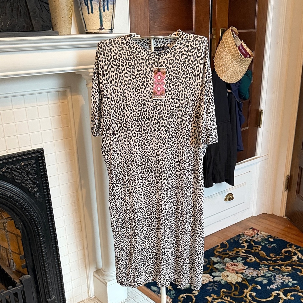 Boohoo Plus‎ Snow leopard high neck body on dress. NWT